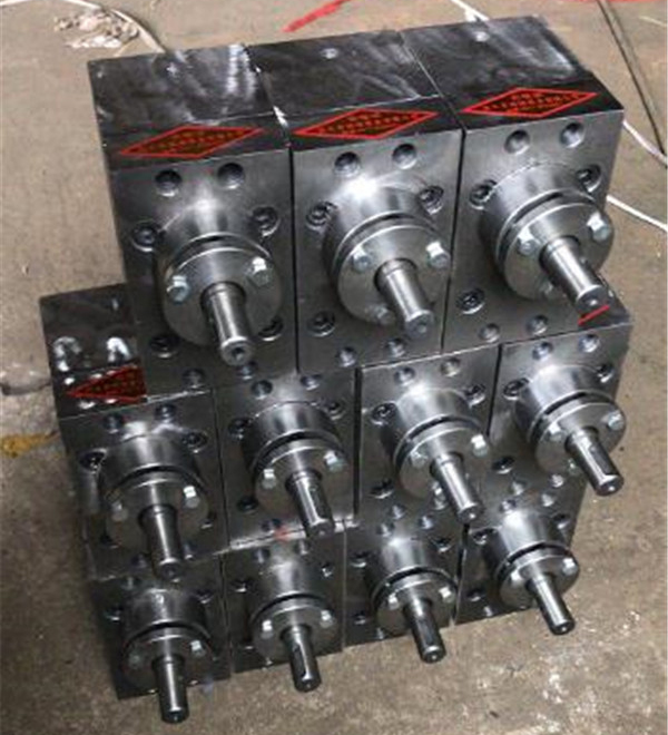 熔噴泵、烷(wan)體泵、熱熔(rong)膠泵--有現(xian)貨